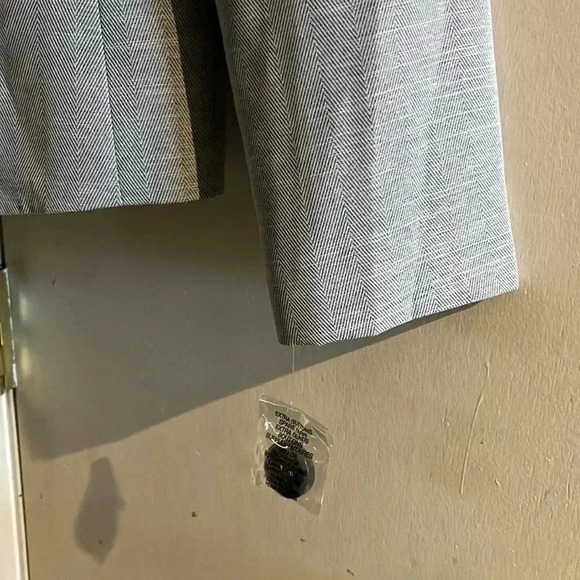 🆕 Le Suit Petite Gray Suit Jacket ~Size 6 - Picture 4 of 6